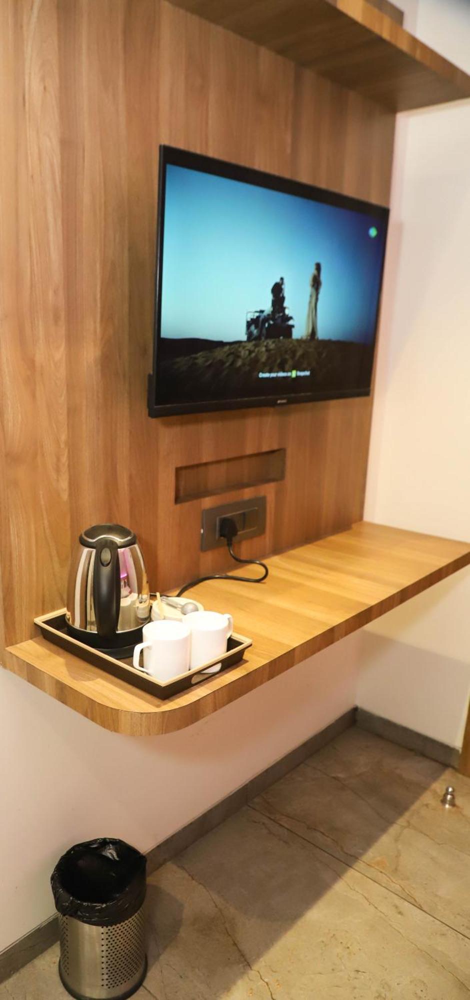 Hotel Aura Inn Airoli ,Digha Нави Мумбай Екстериор снимка