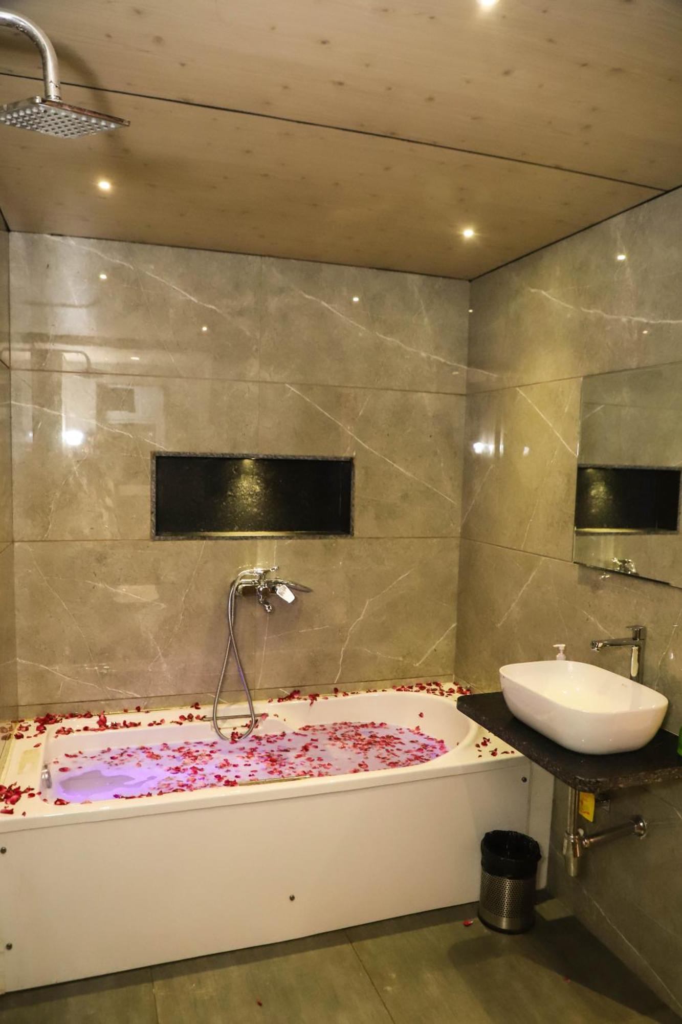 Hotel Aura Inn Airoli ,Digha Нави Мумбай Екстериор снимка