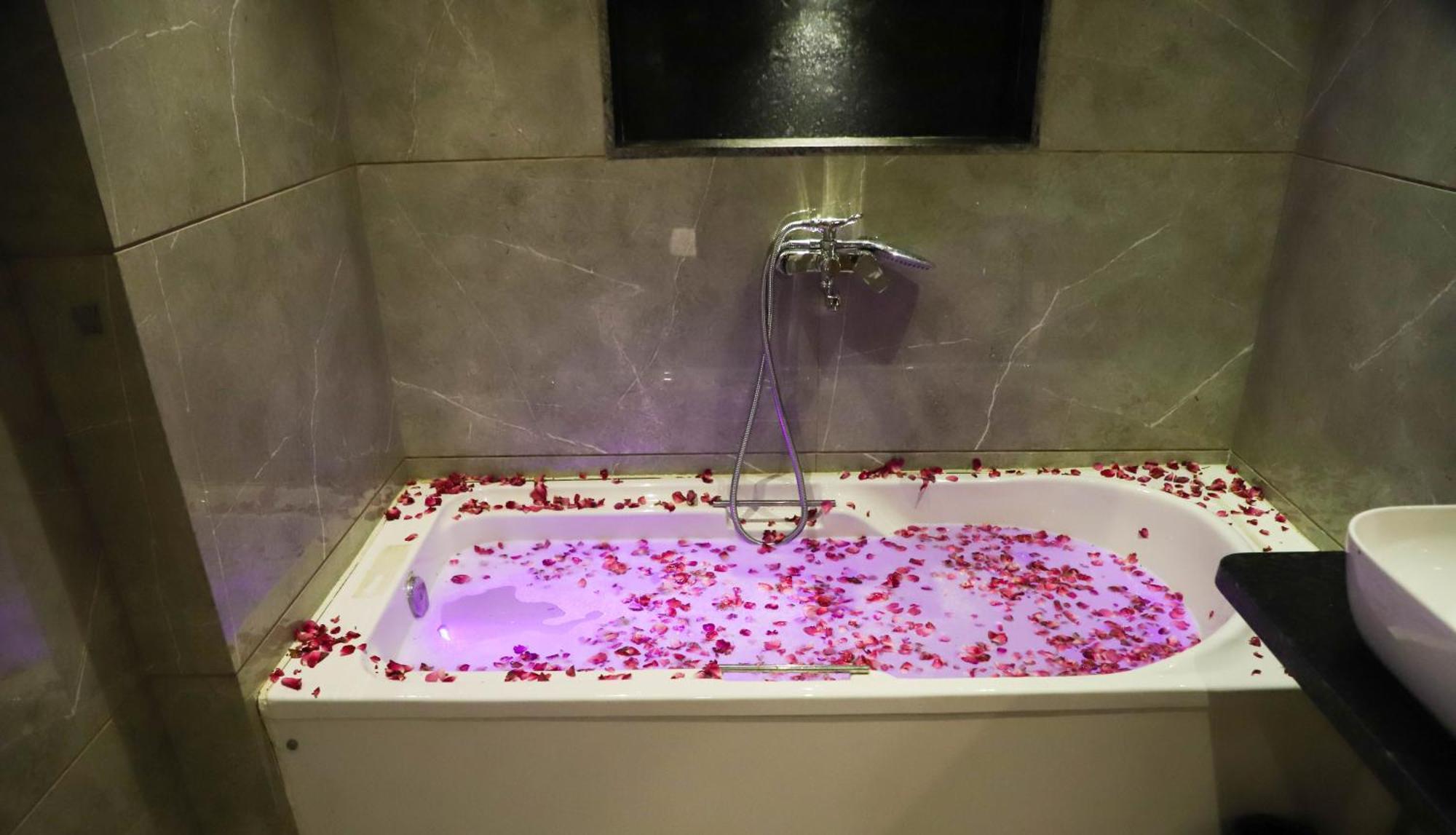 Hotel Aura Inn Airoli ,Digha Нави Мумбай Екстериор снимка
