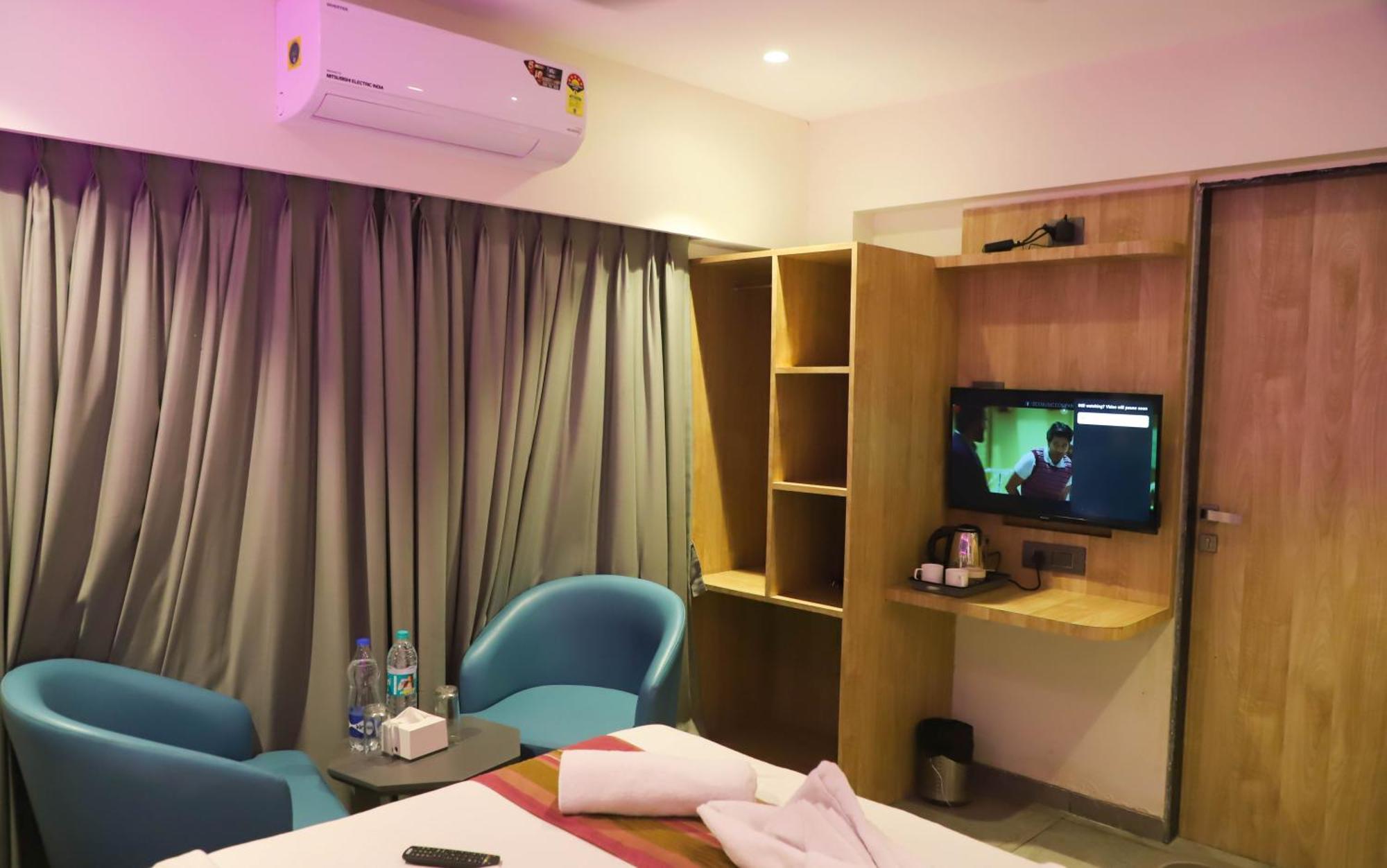 Hotel Aura Inn Airoli ,Digha Нави Мумбай Екстериор снимка